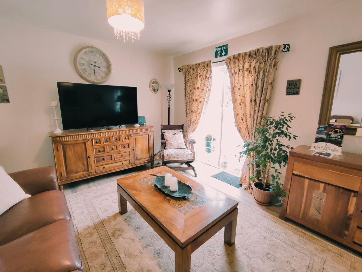 Tower View Lodge Ennis Esterno foto